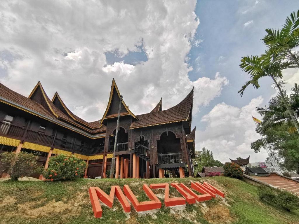 Bilik-bilik By Muo Hotel